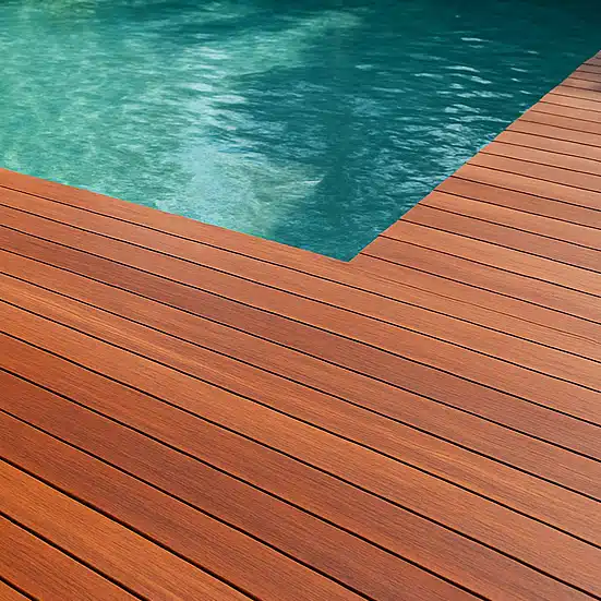 bois-exotique-margelle-piscine